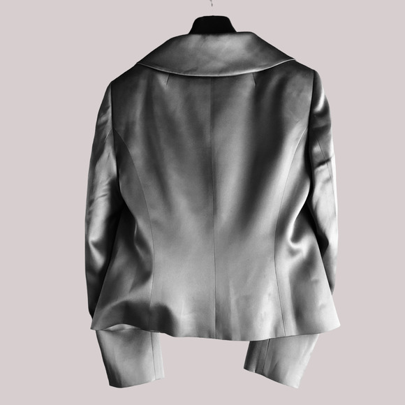 Escada Gray 100% Silk Top/Jacket with ruffle front - Picture 2 of 12